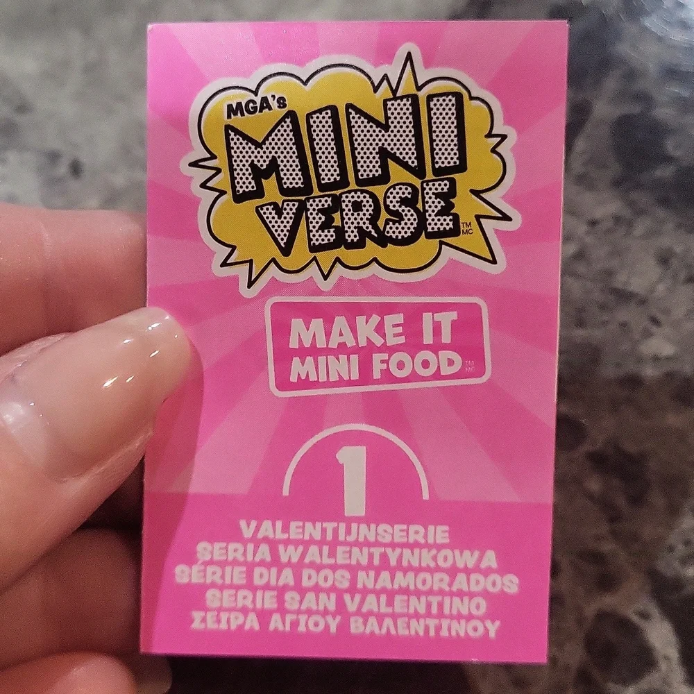 Miniverse Make It Mini Food Valentines Heart Cookies